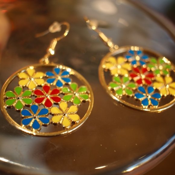 New 18K Gold plated Colorful flower hoop earrings - Picture 3 of 8